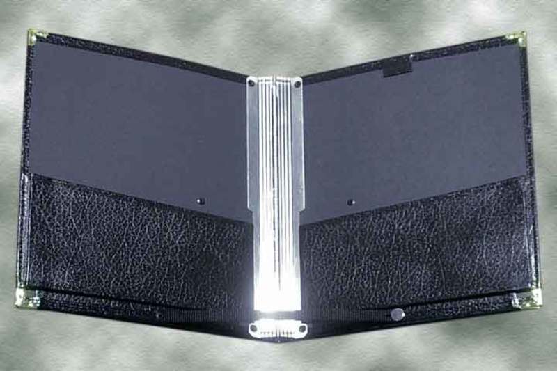 BLACK CHORAL DELUXE FOLIO WITH BUTTON STRAP